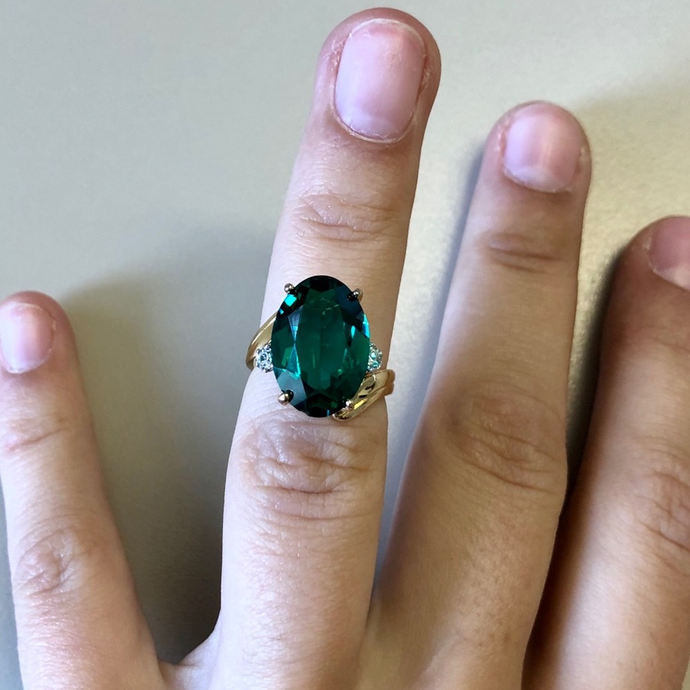 18k Gold and Emerald Ring